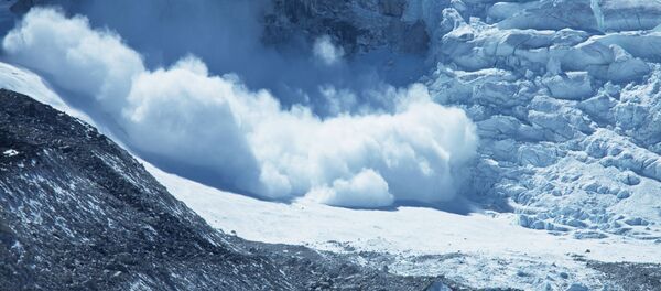 Последствия схода лавины - 俄罗斯卫星通讯社