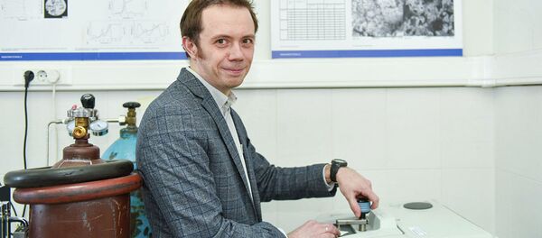 Дмитрий Муратов, старший научный сотрудник кафедры функциональных наносистем и высокотемпературных материалов НИТУ МИСиС - 俄罗斯卫星通讯社