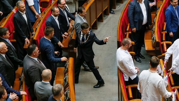 泽连斯基签署乌克兰总统令 规定在7月21日提前举行议会选举 - 俄罗斯卫星通讯社