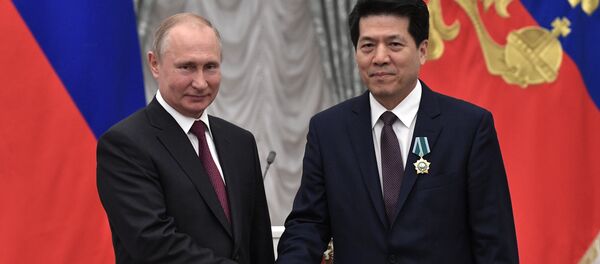 普京授予中国驻俄大使李辉友谊勋章 普京授予中国驻俄大使李辉友谊勋章 - 俄罗斯卫星通讯社