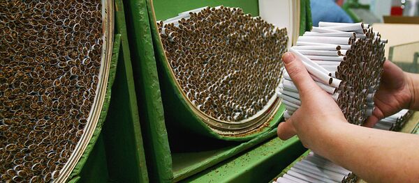 Линия по изготовлению сигарет без фильтра на табачной фабрике Донской табак Линия по изготовлению сигарет без фильтра на табачной фабрике Донской табак - 俄罗斯卫星通讯社