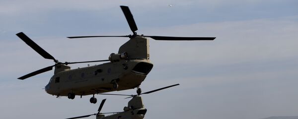 Военно-транспортные вертолеты CH-47 Chinook ВВС США   - 俄羅斯衛星通訊社