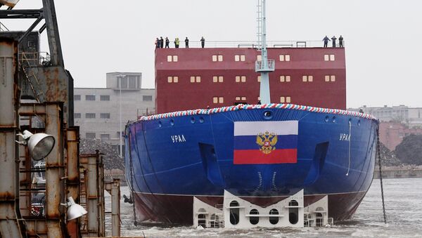 俄新型核动力破冰船乌拉尔号在圣彼得堡下水 - 俄罗斯卫星通讯社