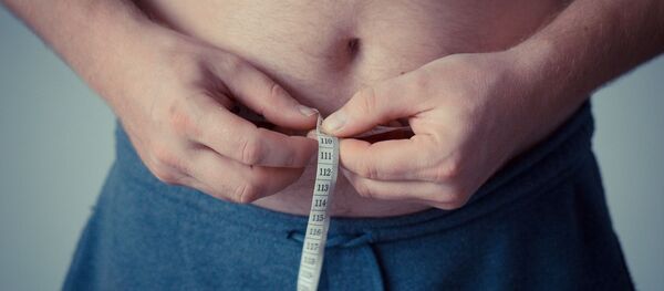 Мужчина с сантиметром - 俄羅斯衛星通訊社