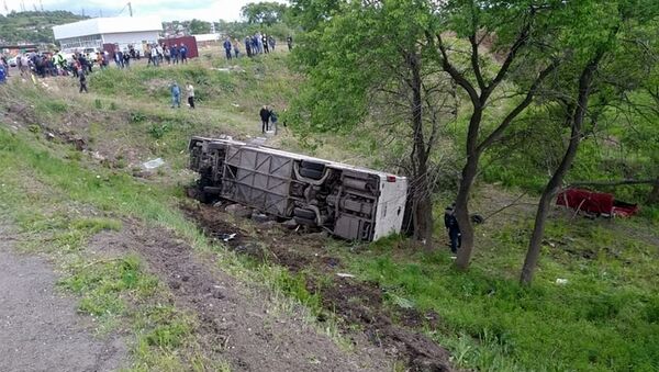 俄濱海邊疆區逮捕大巴翻車事故涉事司機 - 俄羅斯衛星通訊社