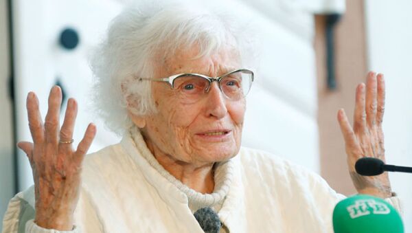德国一名百岁老人丽瑟尔·海瑟 - 俄罗斯卫星通讯社
