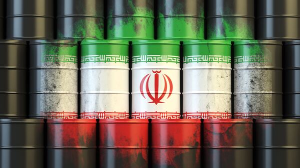 Иранский флаг на нефтяных бочках  - 俄羅斯衛星通訊社