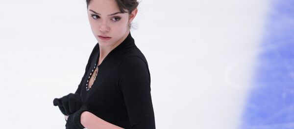 叶甫根尼娅·梅德韦杰娃 - 俄罗斯卫星通讯社