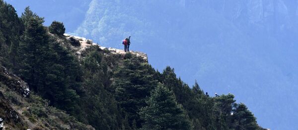 Альпинисты в районе Эвереста Альпинисты в районе Эвереста - 俄罗斯卫星通讯社