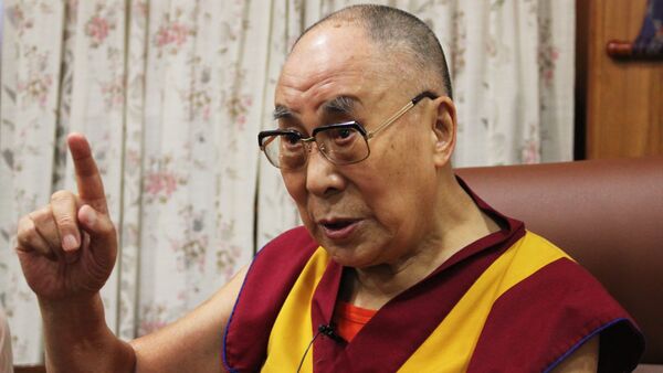 Далай-лама во время интервью в своей резиденции в Дхарамсале - 俄罗斯卫星通讯社