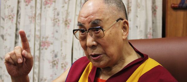 Далай-лама во время интервью в своей резиденции в Дхарамсале Далай-лама во время интервью в своей резиденции в Дхарамсале - 俄羅斯衛星通訊社