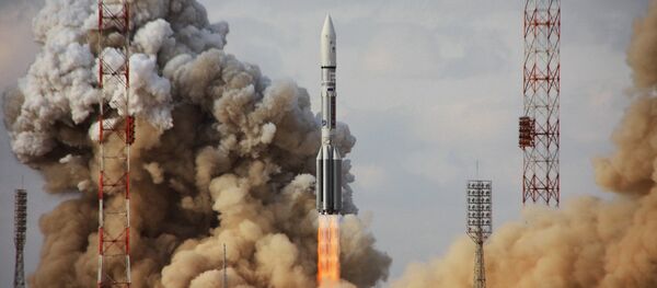 俄“质子-M”火箭搭载军用卫星在拜科努尔发射场发射升空 - 俄罗斯卫星通讯社