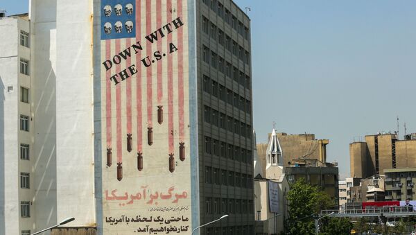 Антиамеркианский плакат на стене дома в Тегеране, Иран  - 俄羅斯衛星通訊社