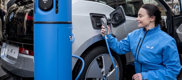 英国2035年起将禁止销售非电动汽车 - 俄罗斯卫星通讯社