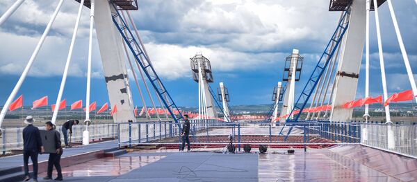 Стыковка международного моста Благовещенск - Хэйхэ  - 俄罗斯卫星通讯社