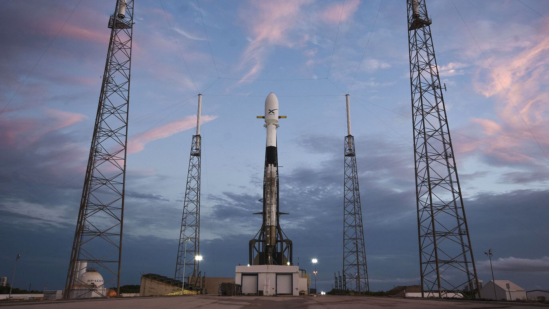 Ракета-носитель Falcon-9 компании SpaceX со спутником Starlink - 俄罗斯卫星通讯社, 1920, 19.10.2022