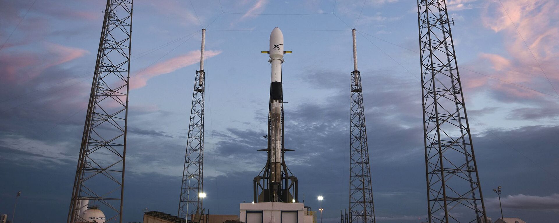 Ракета-носитель Falcon-9 компании SpaceX со спутником Starlink - 俄羅斯衛星通訊社, 1920, 04.02.2021