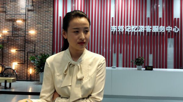 可人的美女导游 - 俄罗斯卫星通讯社