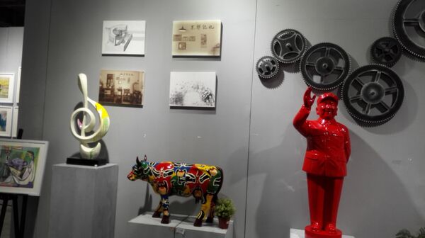 “东郊记忆”公园一礼品店橱窗 - 俄罗斯卫星通讯社