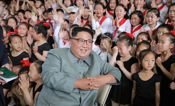 朝鲜领导人金正恩在慈江道视察学生少年宫 - 俄罗斯卫星通讯社