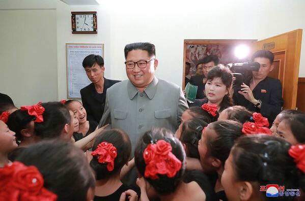 朝鮮領導人金正恩在慈江道視察學生少年宮 - 俄羅斯衛星通訊社