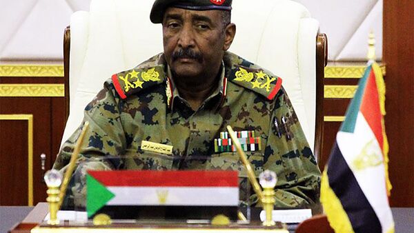 苏丹军事领导人布尔汉谈及哈姆多克的政治未来时称：“这是他的事情，我们希望他和我们在一起。” - 俄罗斯卫星通讯社