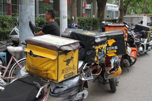 外卖与快递成中国塑料制品泛滥成灾的罪魁祸首 外卖与快递成中国塑料制品泛滥成灾的罪魁祸首 - 俄罗斯卫星通讯社