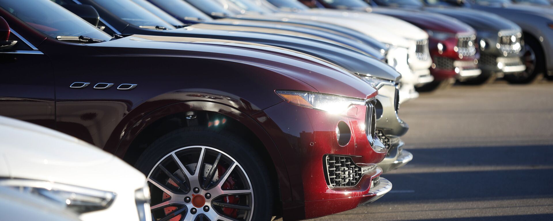 惠誉评级预计全球汽车价格会因美国关税上涨 - 俄罗斯卫星通讯社, 1920, 24.04.2025