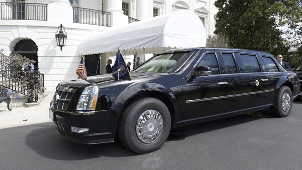 Лимузин Cadillac президента США Дональда Трампа у здания Белого дома в Вашингтоне - 俄羅斯衛星通訊社
