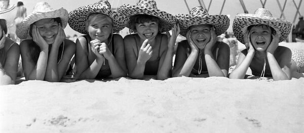 夏季，休假，沙滩 - 俄罗斯卫星通讯社