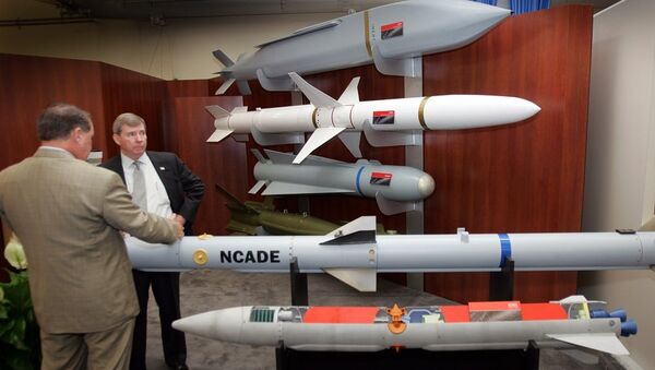 媒體：特朗普批准軍售使雷神公司可在沙特生產智能導彈配件 - 俄羅斯衛星通訊社