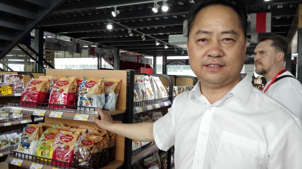 “四川欧亚公司”副总经理杨明阳指出,俄罗斯甜食在中国销路不错 “四川欧亚公司”副总经理杨明阳指出,俄罗斯甜食在中国销路不错 - 俄罗斯卫星通讯社