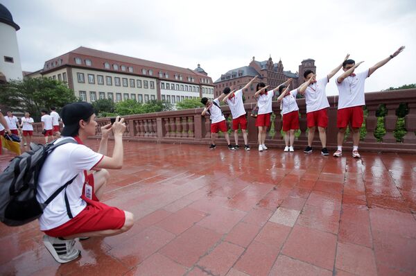 华为公司新招的员工在午休期间 华为公司新招的员工在午休期间 - 俄罗斯卫星通讯社