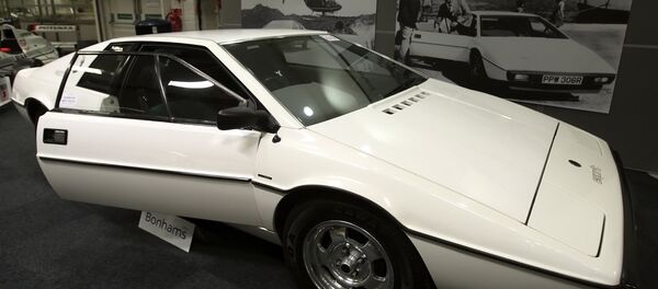 特斯拉參照007電影研發了一款潛艇車 - 俄羅斯衛星通訊社