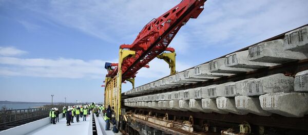 克里米亞大橋首條鐵路線已經建成 - 俄羅斯衛星通訊社