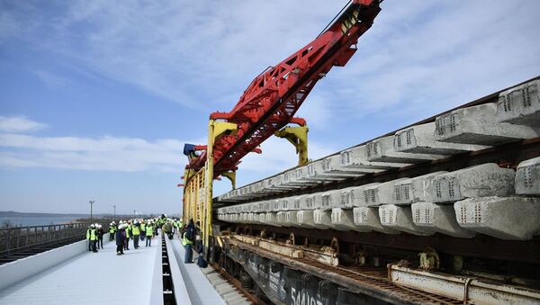 克里米亚大桥首条铁路线已经建成 - 俄罗斯卫星通讯社