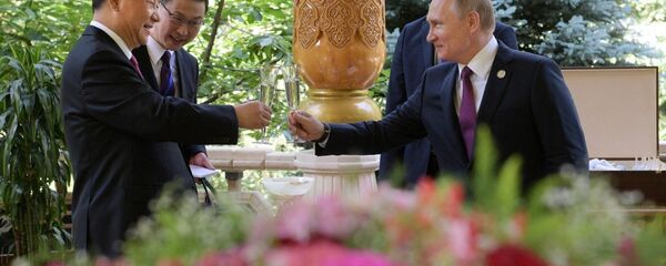 普京祝习近平生日快乐 送俄罗斯冰淇淋 普京祝习近平生日快乐 送俄罗斯冰淇淋 - 俄罗斯卫星通讯社