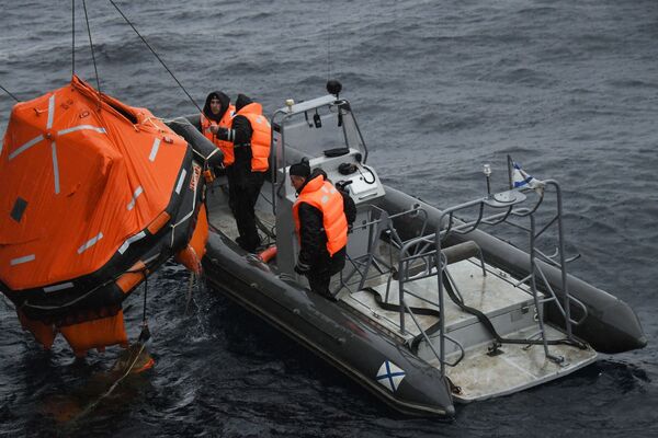 俄羅斯軍人在“Sareks-2019”海上搜救演習中 - 俄羅斯衛星通訊社