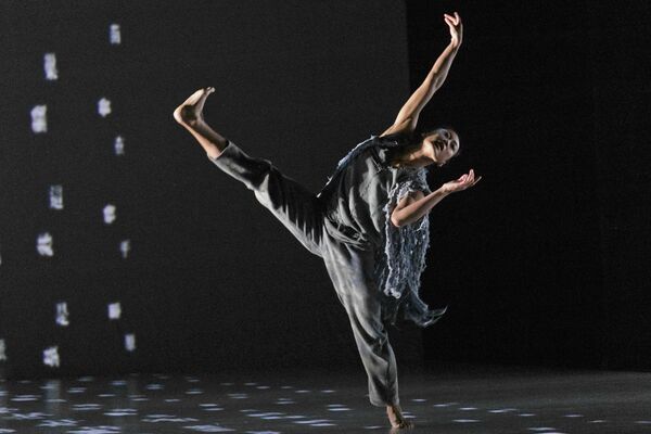 台湾现代舞蹈表演团体云门舞集：《关于岛屿》 - 俄罗斯卫星通讯社