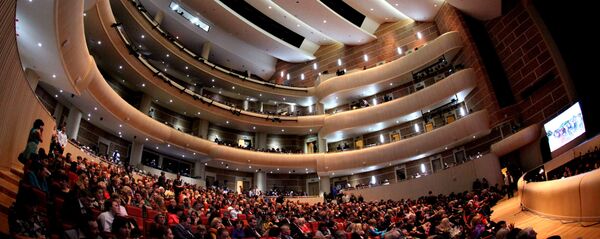 Зрительный зал Приморского театра оперы и балета во Владивостоке - 俄羅斯衛星通訊社