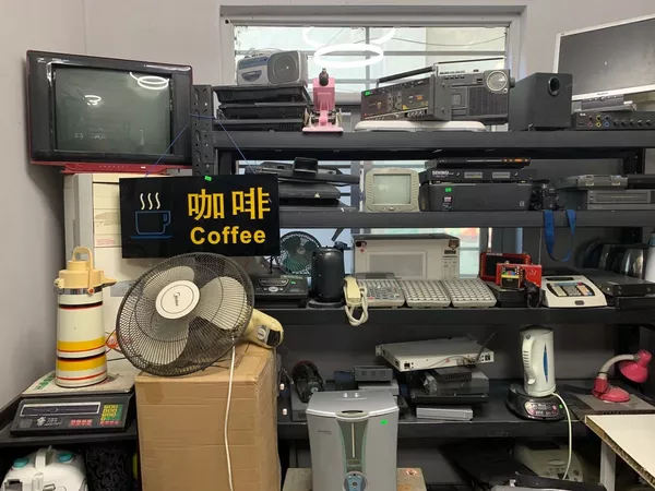 摔餐具砸傢具:誰因何去“發洩屋” 摔餐具砸傢具:誰因何去“發洩屋” - 俄羅斯衛星通訊社