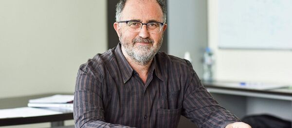 乔治·策勒尼斯 乔治·策勒尼斯 - 俄罗斯卫星通讯社