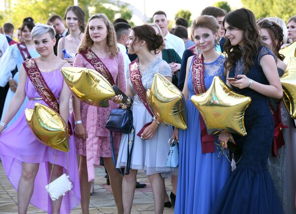 赤塔中学生毕业典礼 - 俄罗斯卫星通讯社