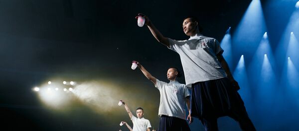 成家班的演员们在莫斯科剧院的舞台上 - 俄罗斯卫星通讯社