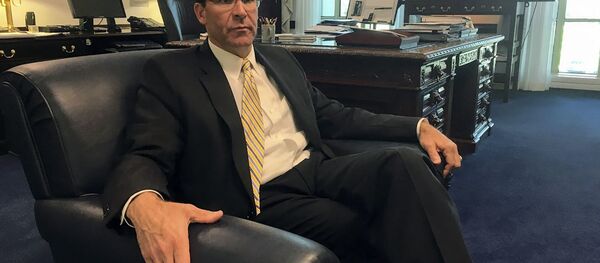 马克·埃斯珀 - 俄罗斯卫星通讯社