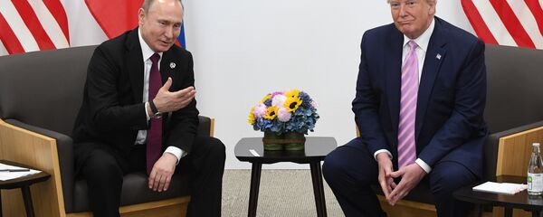  Президент РФ Владимир Путин во время беседы с президентом США Дональдом Трампом на полях саммита Группы двадцати в Осаке. - 俄罗斯卫星通讯社