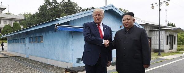 Встреча Дональда Трампа и Ким Чен Ына в Пханмунджоме, 30 июня 2019 Встреча Дональда Трампа и Ким Чен Ына в Пханмунджоме, 30 июня 2019 - 俄羅斯衛星通訊社