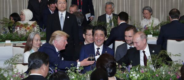 克宫对普京保温杯大热作出反应 - 俄罗斯卫星通讯社