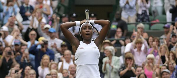 15岁小将开赛打败五次温网冠军 - 俄罗斯卫星通讯社