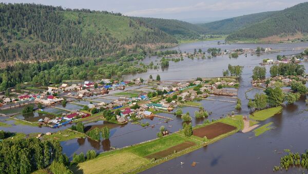 俄东部军区对伊尔库茨克州超过18万平方米洪灾区域进行消毒 - 俄罗斯卫星通讯社